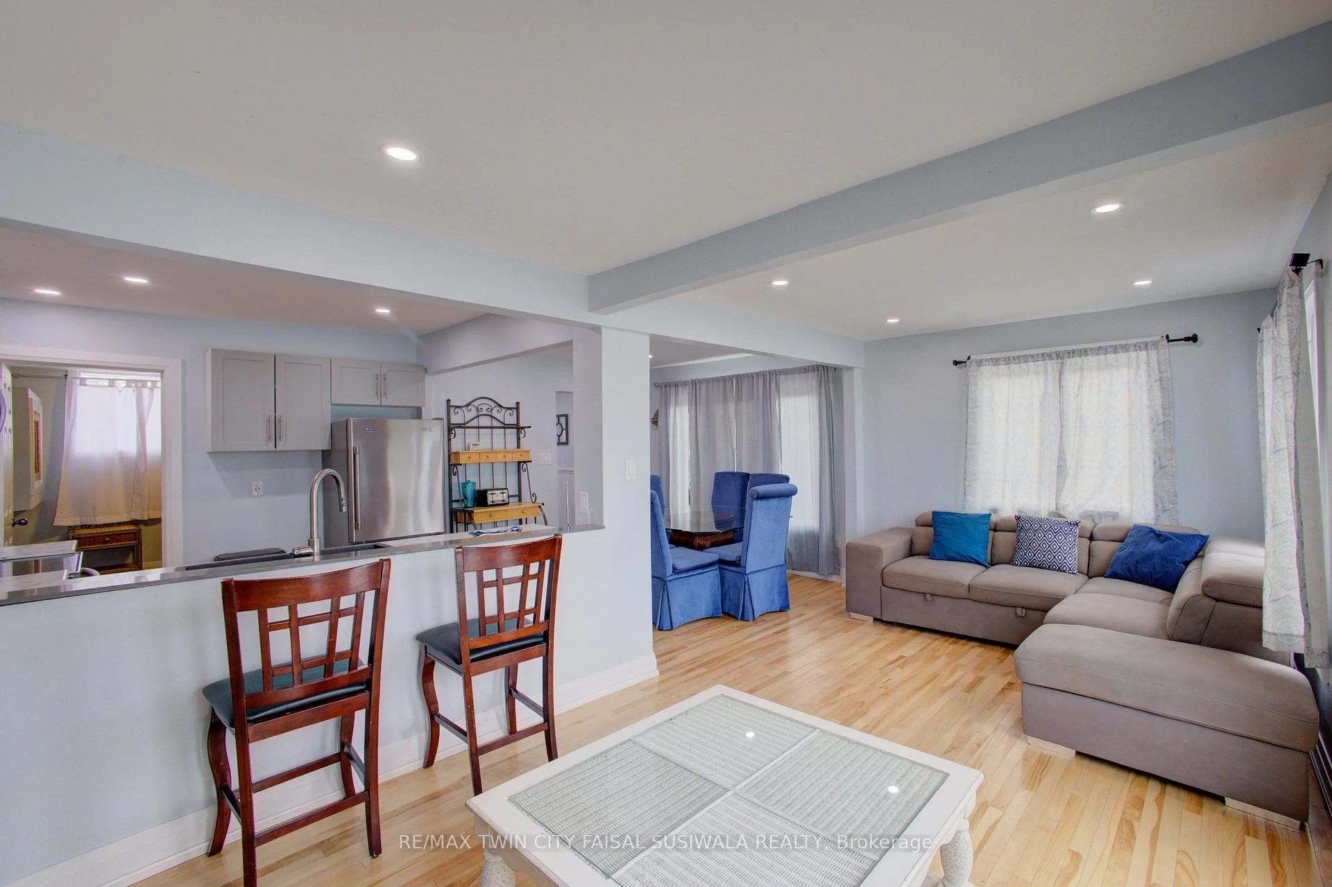 Photo 21 of 4 Browns Lane, Wasaga Beach — HOMEH