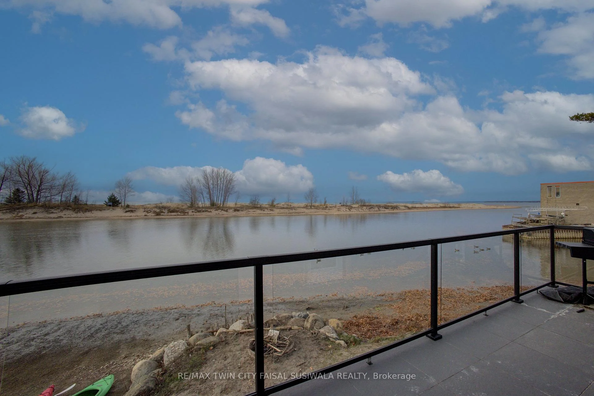 Photo 23 of 4 Browns Lane, Wasaga Beach — HOMEH