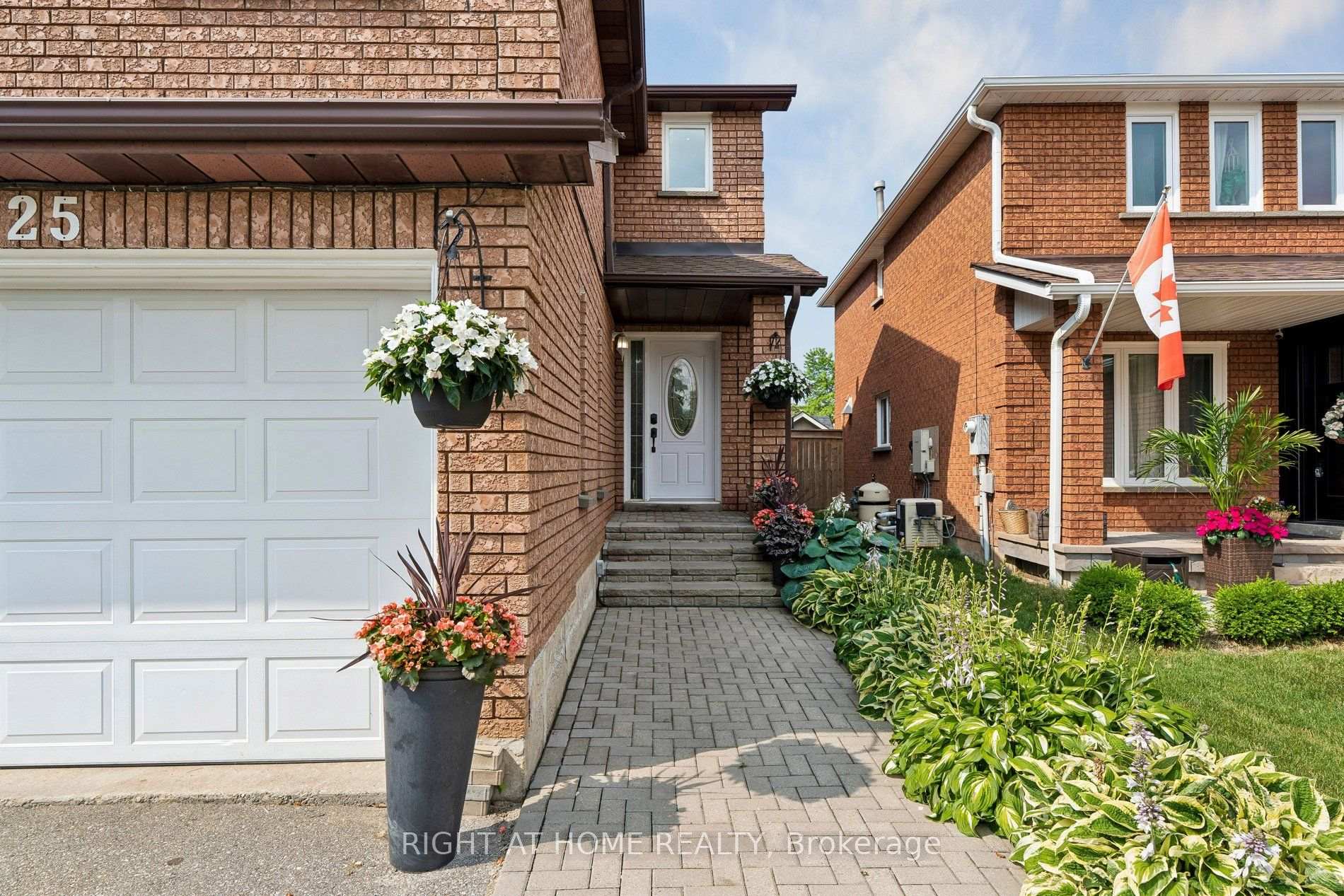 Photo 4 of 3525 Bertrand Road, Mississauga, Erin Mills — HOMEH