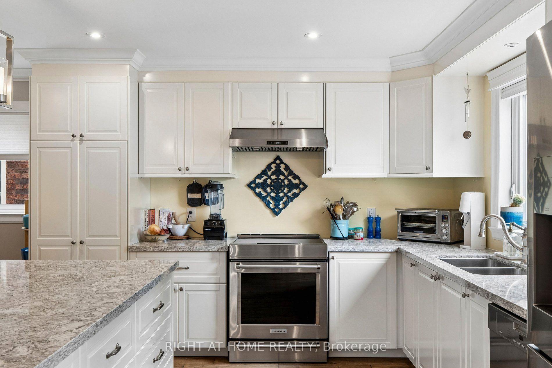 Photo 17 of 3525 Bertrand Road, Mississauga, Erin Mills — HOMEH