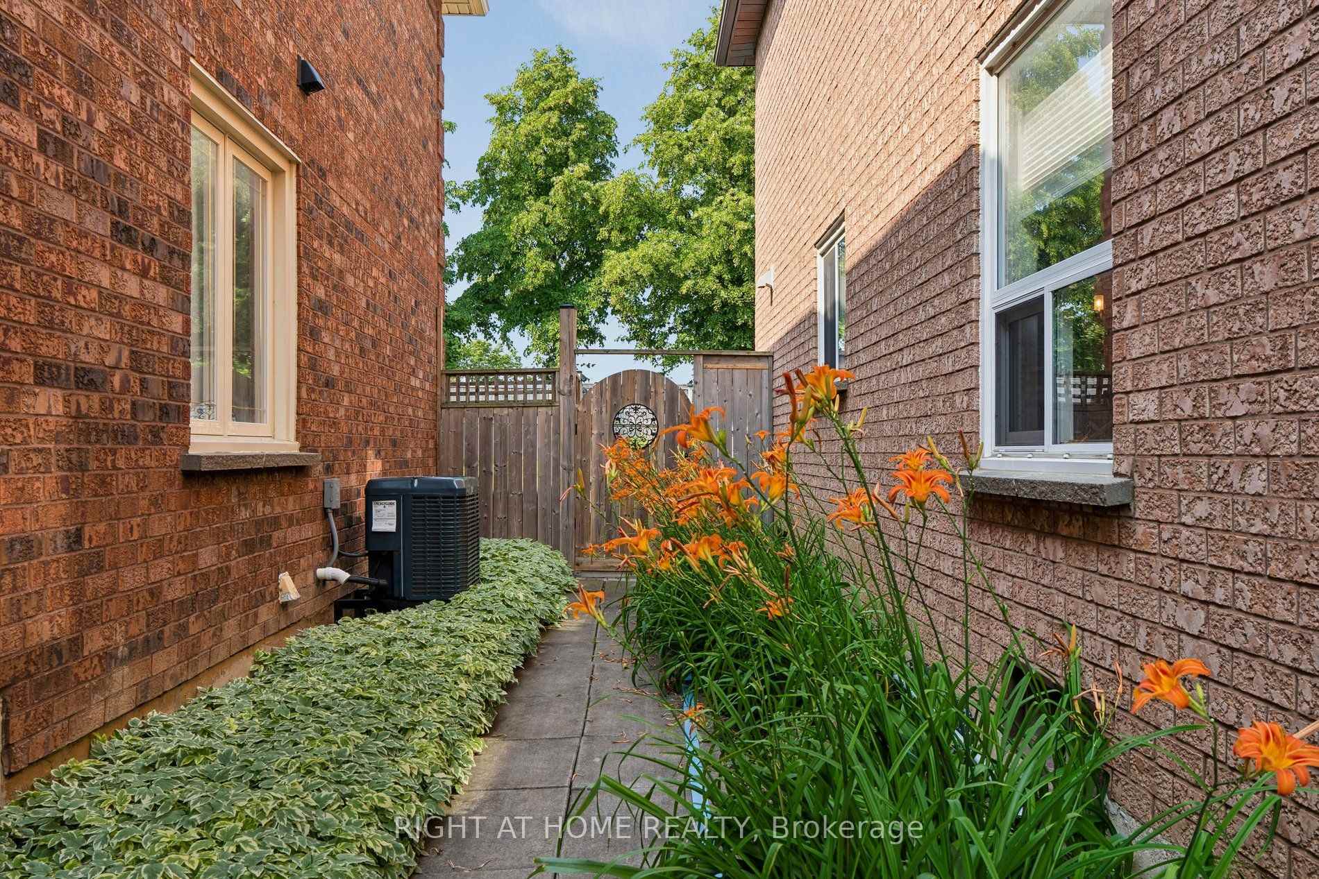 Photo 45 of 3525 Bertrand Road, Mississauga, Erin Mills — HOMEH