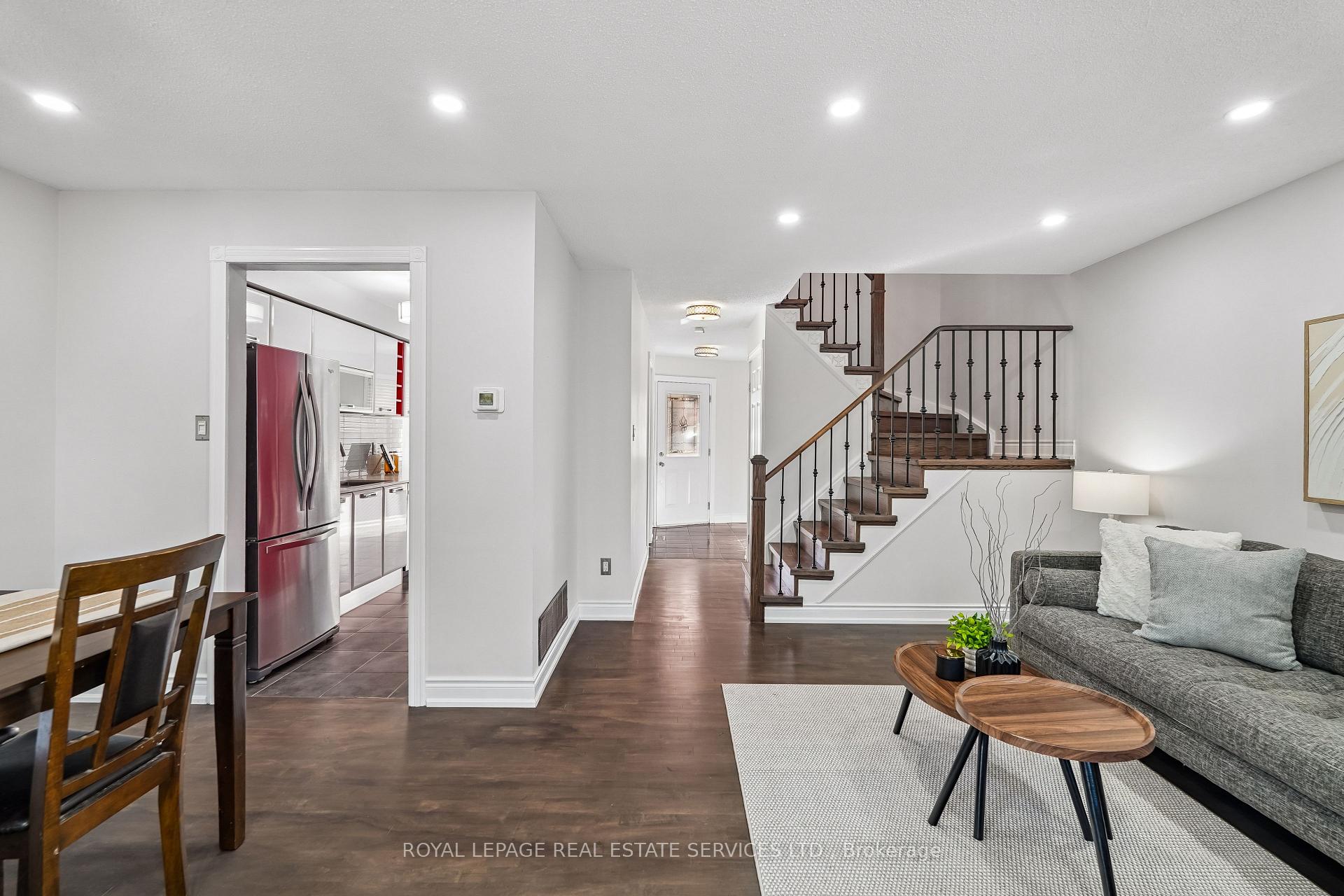 Photo 9 of 1142 Springbrook Crescent, Oakville, Glen Abbey — HOMEH