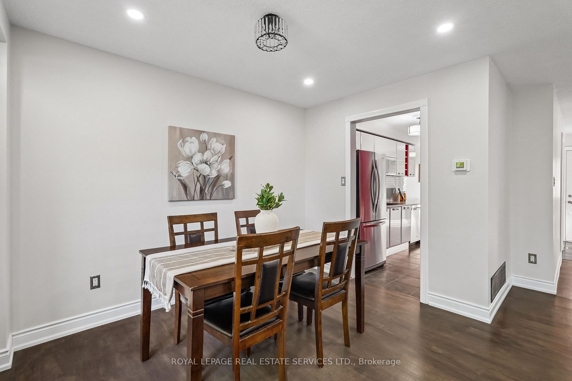 Photo 10 of 1142 Springbrook Crescent, Oakville, Glen Abbey — HOMEH