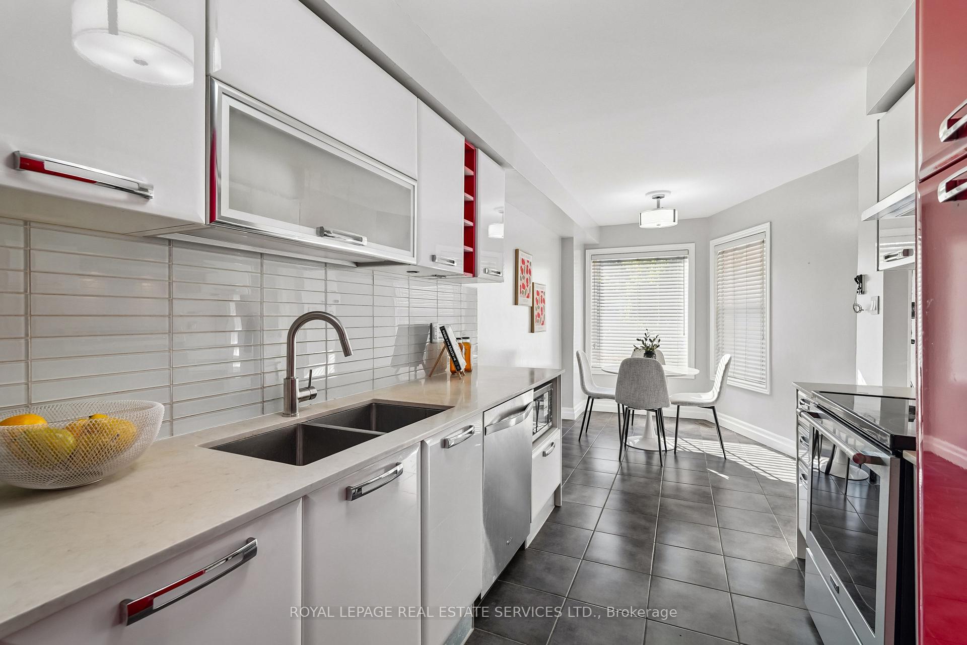 Photo 11 of 1142 Springbrook Crescent, Oakville, Glen Abbey — HOMEH