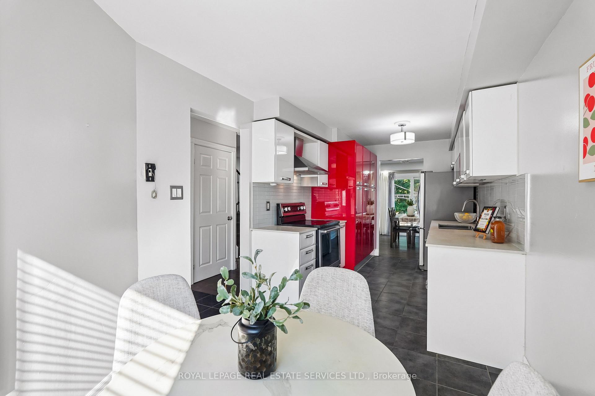 Photo 13 of 1142 Springbrook Crescent, Oakville, Glen Abbey — HOMEH