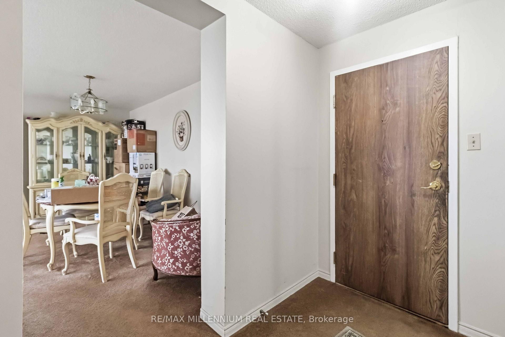 Photo 6 of Unit PH7, 4235 Sherwoodtowne Boulevard, Mississauga, City Centre — HOMEH