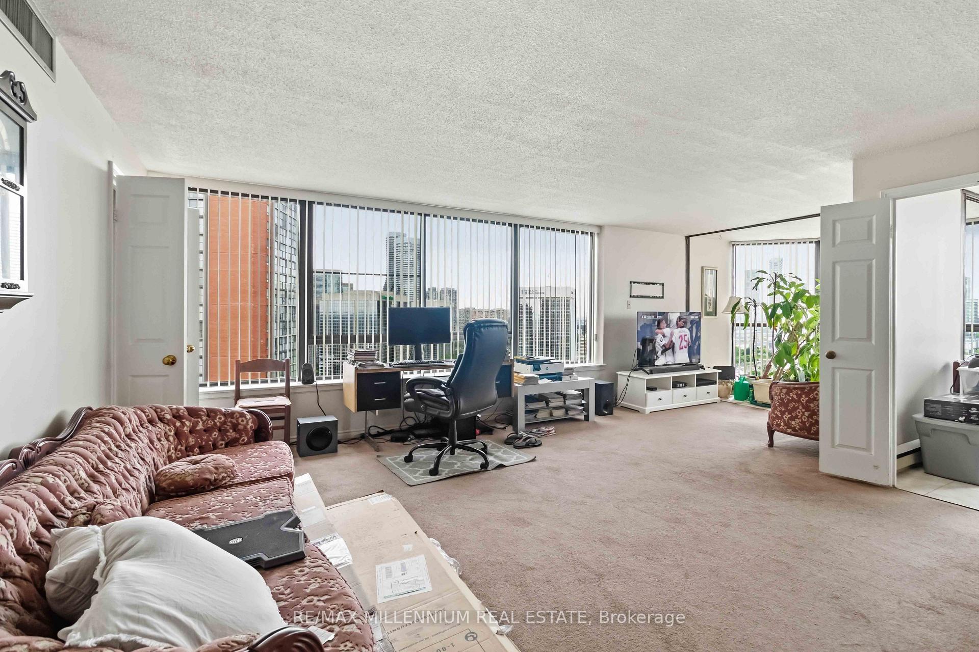 Photo 20 of Unit PH7, 4235 Sherwoodtowne Boulevard, Mississauga, City Centre — HOMEH