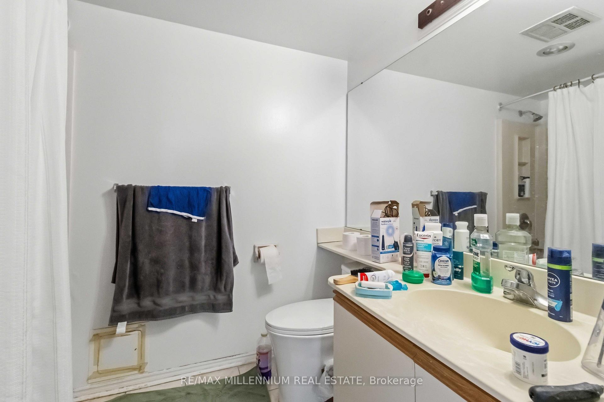 Photo 26 of Unit PH7, 4235 Sherwoodtowne Boulevard, Mississauga, City Centre — HOMEH