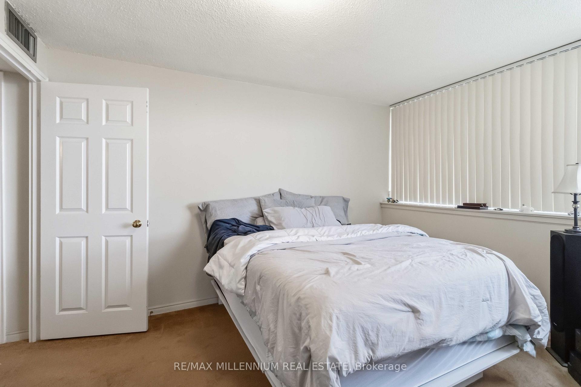 Photo 27 of Unit PH7, 4235 Sherwoodtowne Boulevard, Mississauga, City Centre — HOMEH