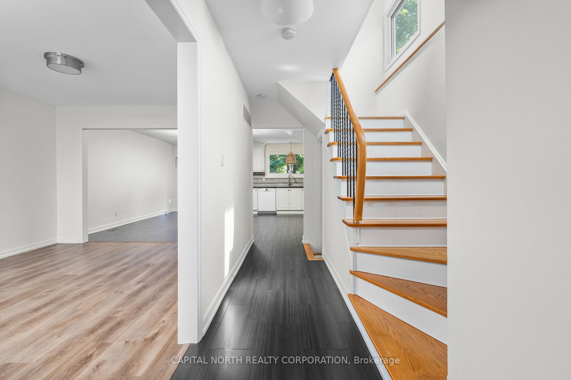 Photo 4 of 2396 Barcella Crescent, Mississauga, Sheridan — HOMEH