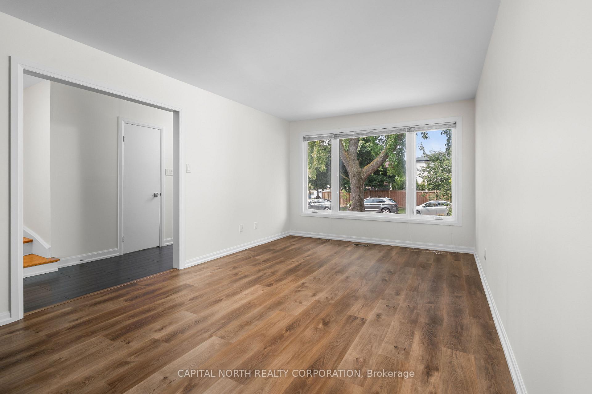 Photo 5 of 2396 Barcella Crescent, Mississauga, Sheridan — HOMEH