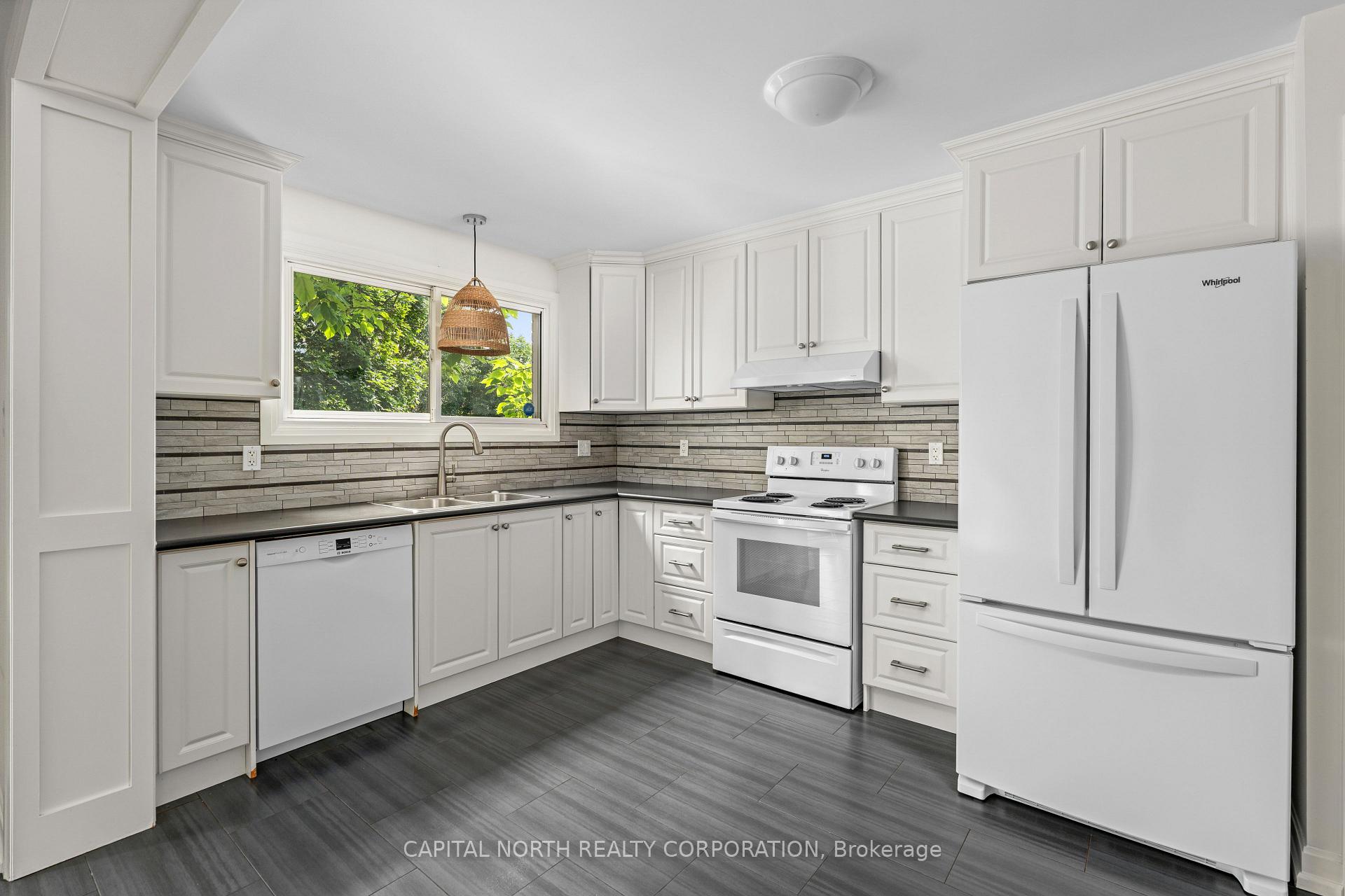 Photo 11 of 2396 Barcella Crescent, Mississauga, Sheridan — HOMEH