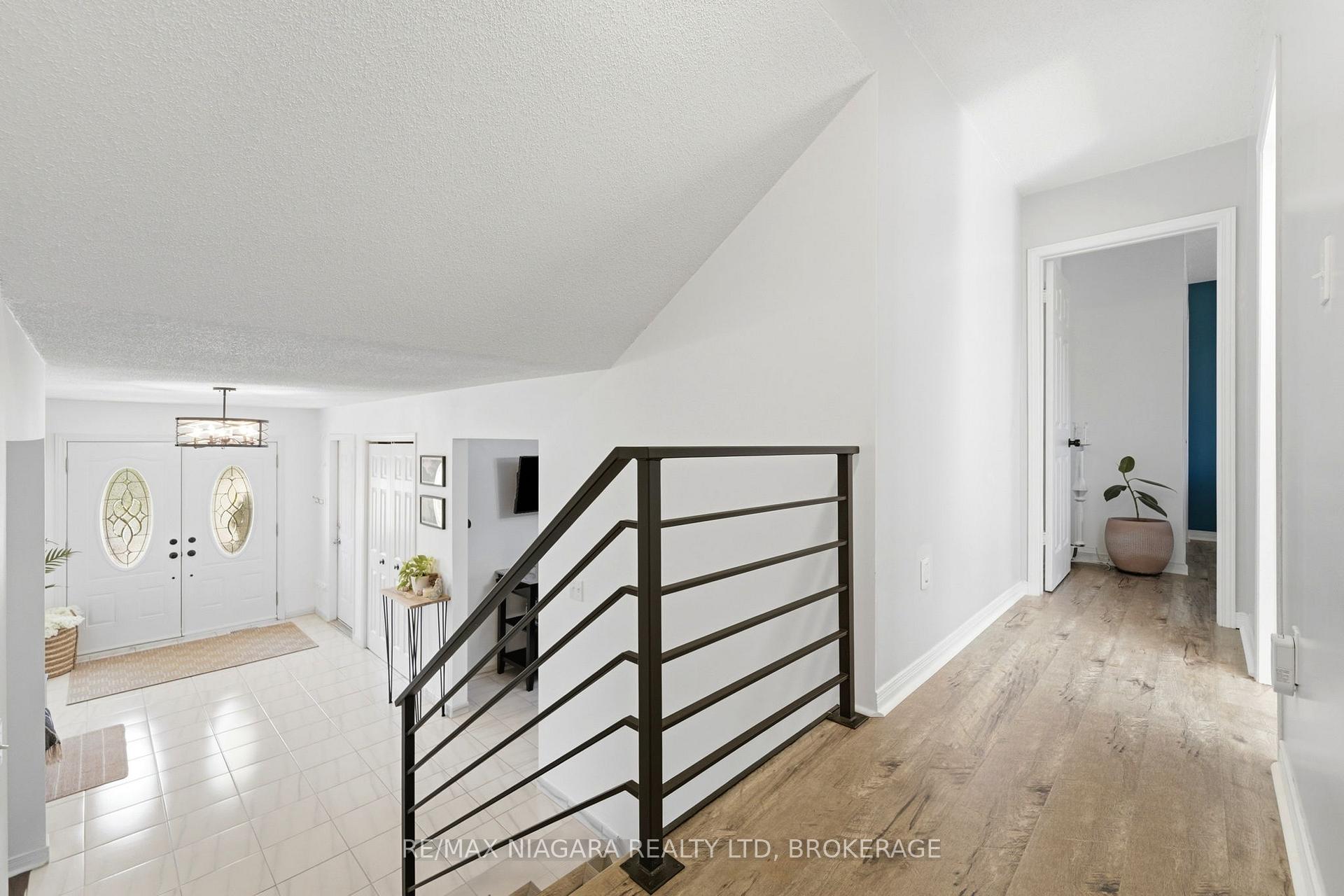 Photo 16 of 8009 Preakness Street, Niagara Falls, Ascot — HOMEH