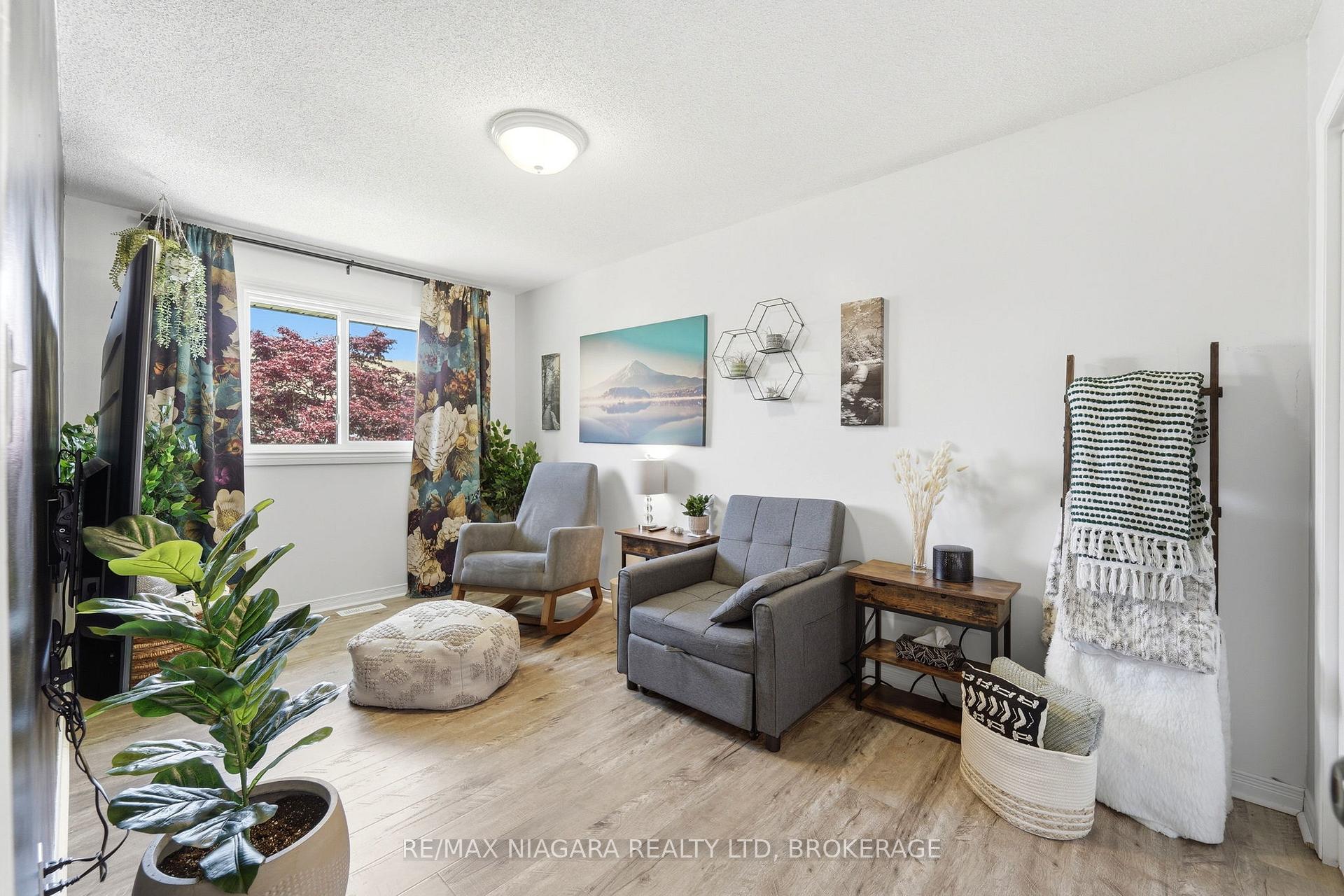 Photo 22 of 8009 Preakness Street, Niagara Falls, Ascot — HOMEH