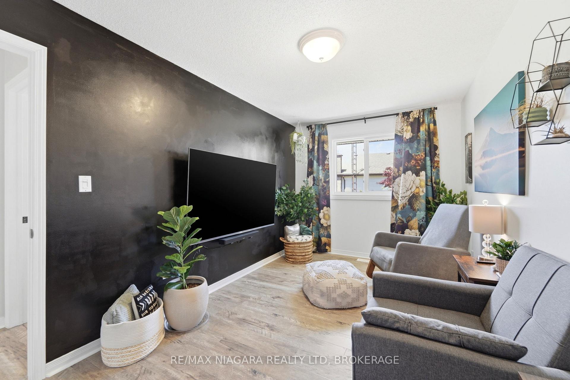 Photo 23 of 8009 Preakness Street, Niagara Falls, Ascot — HOMEH