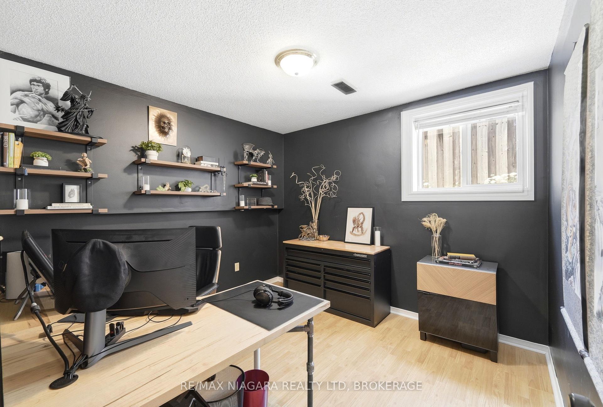 Photo 32 of 8009 Preakness Street, Niagara Falls, Ascot — HOMEH