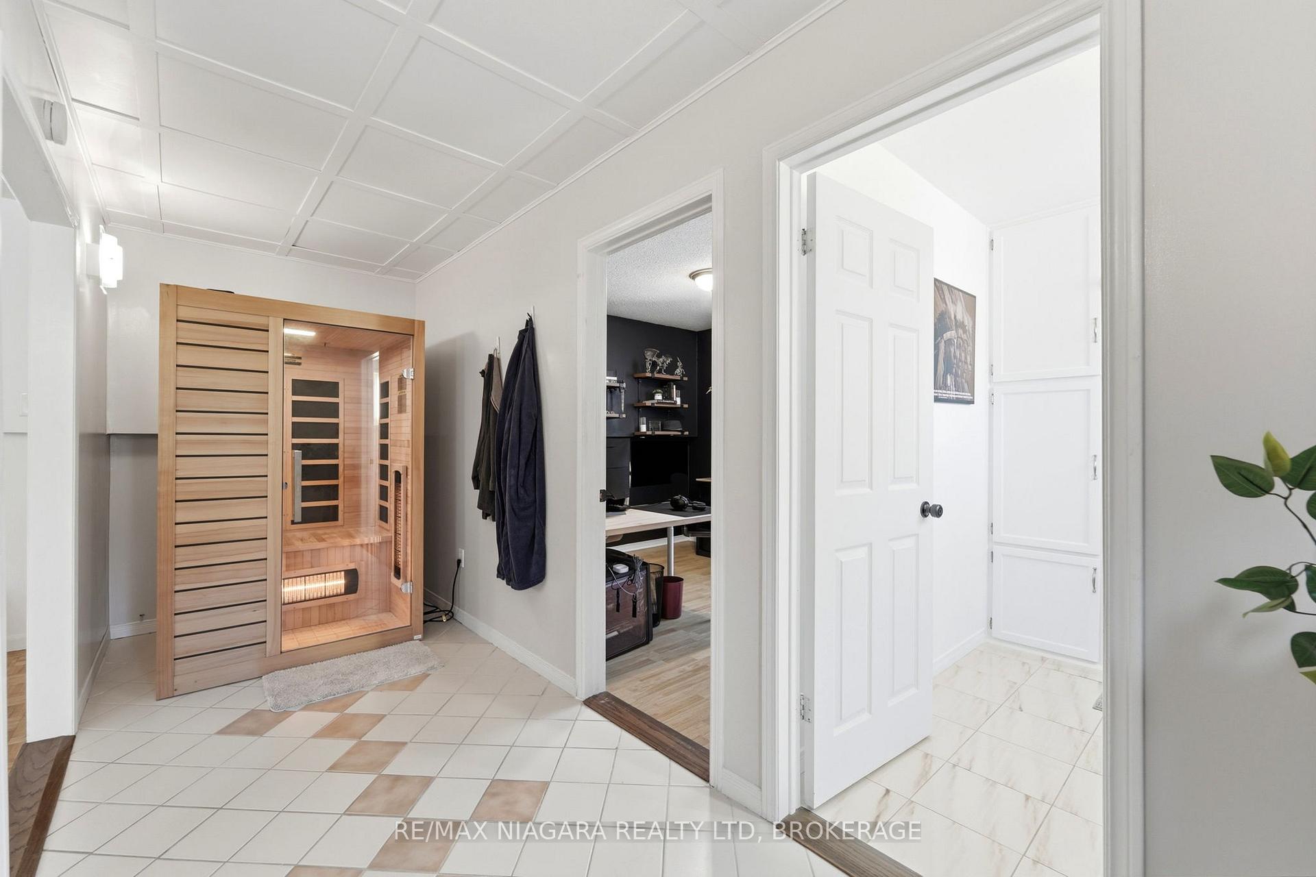 Photo 36 of 8009 Preakness Street, Niagara Falls, Ascot — HOMEH