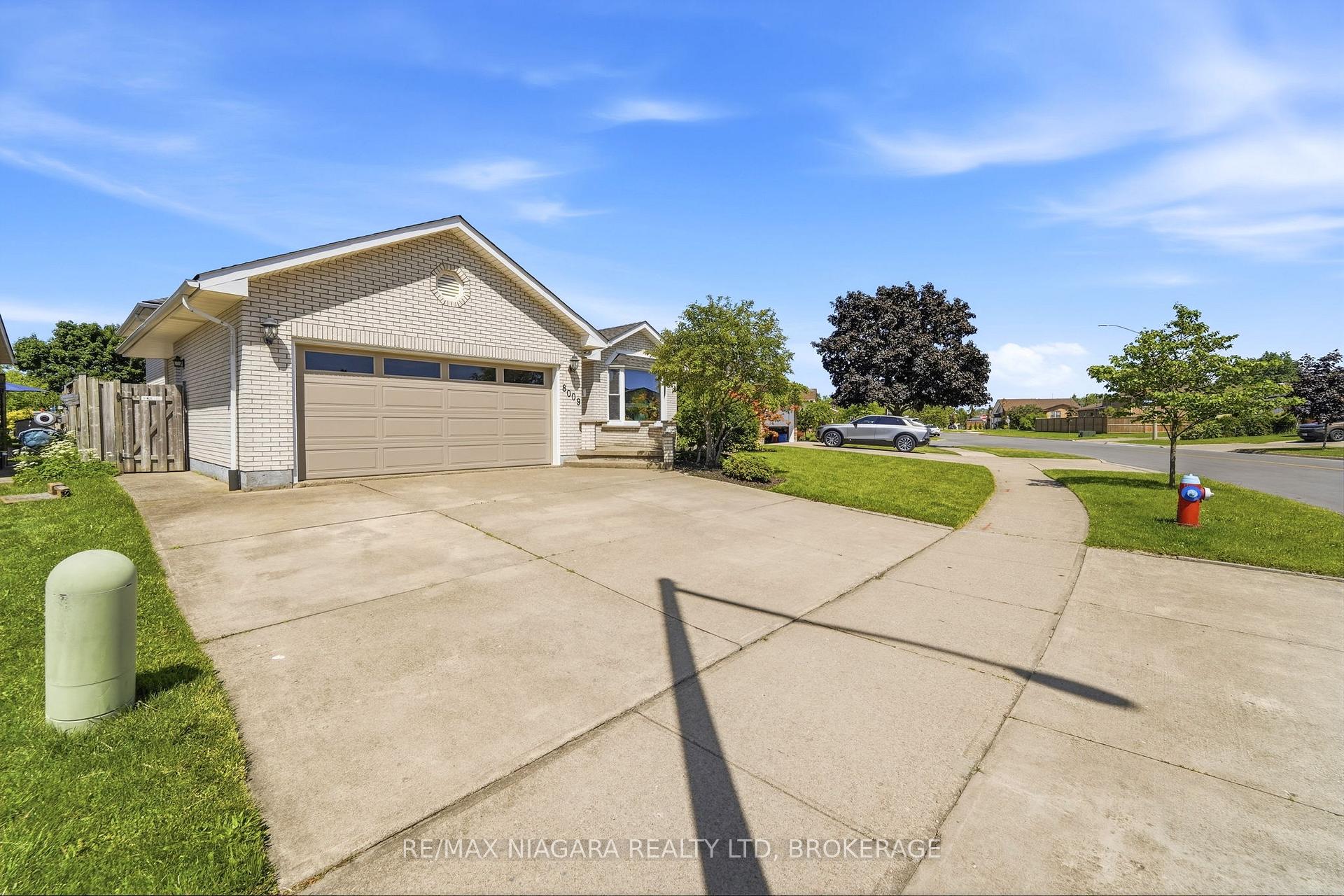 Photo 42 of 8009 Preakness Street, Niagara Falls, Ascot — HOMEH