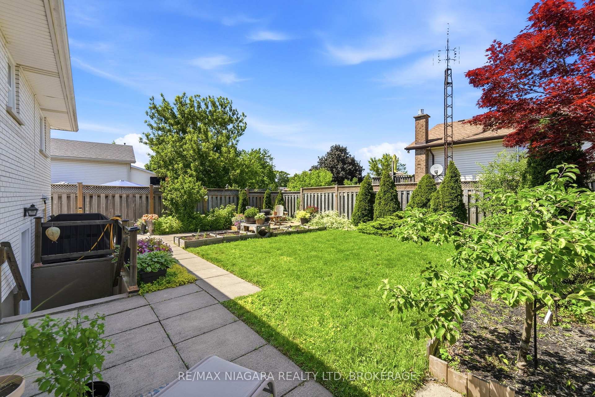 Photo 44 of 8009 Preakness Street, Niagara Falls, Ascot — HOMEH