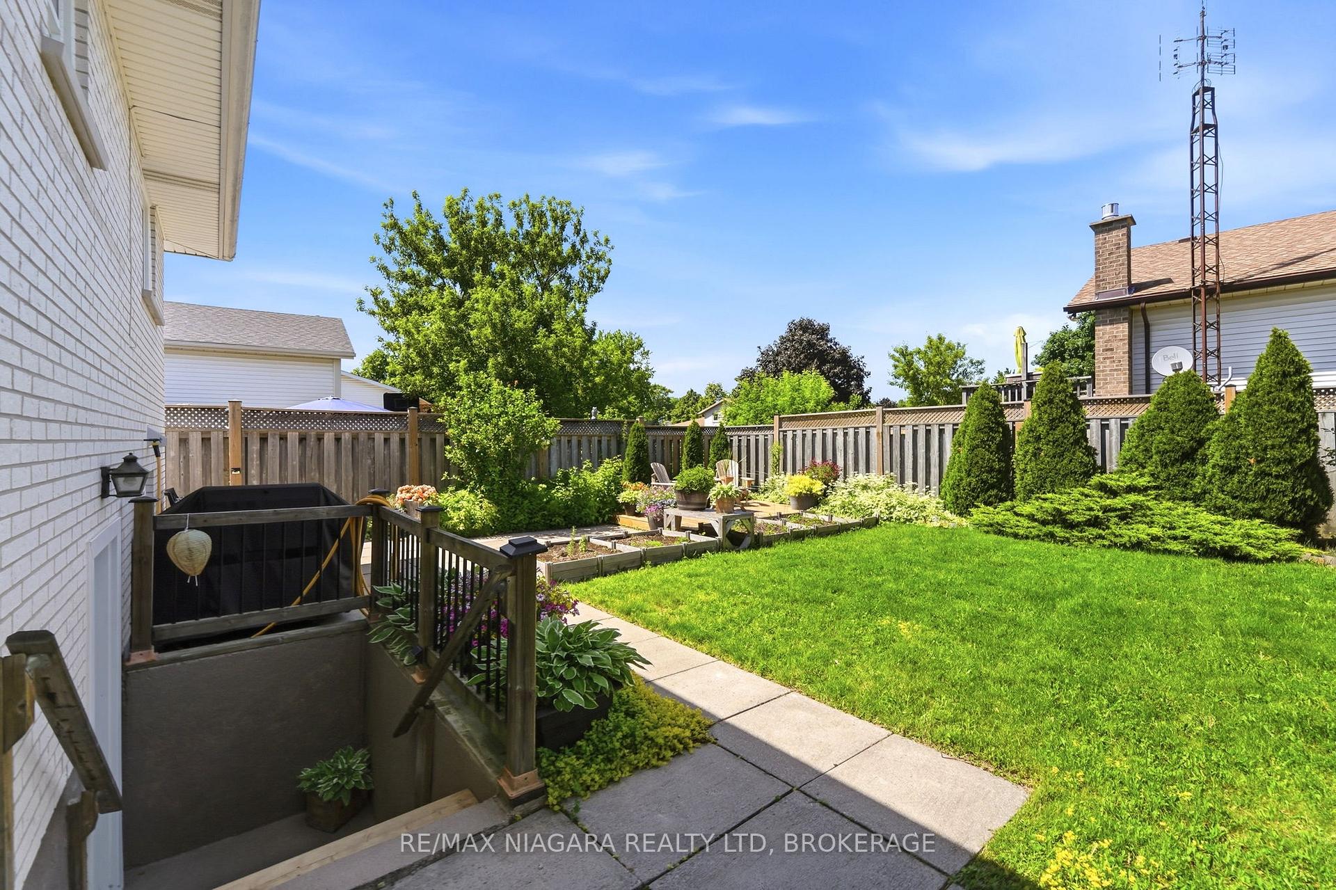 Photo 45 of 8009 Preakness Street, Niagara Falls, Ascot — HOMEH