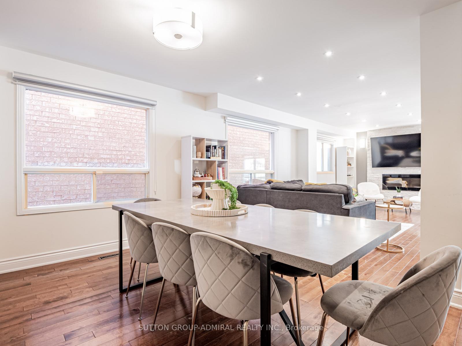 Photo 4 of 448 Conley Street, Vaughan, Lakeview Estates — HOMEH