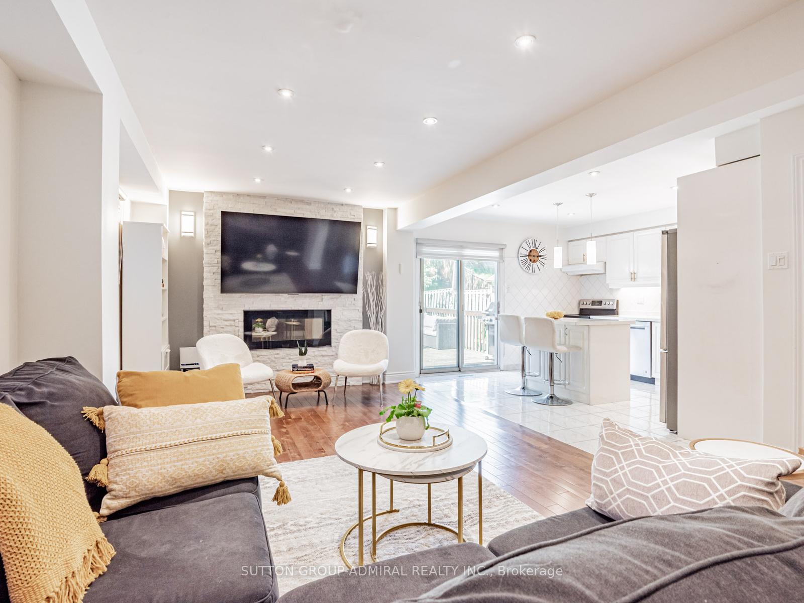 Photo 6 of 448 Conley Street, Vaughan, Lakeview Estates — HOMEH