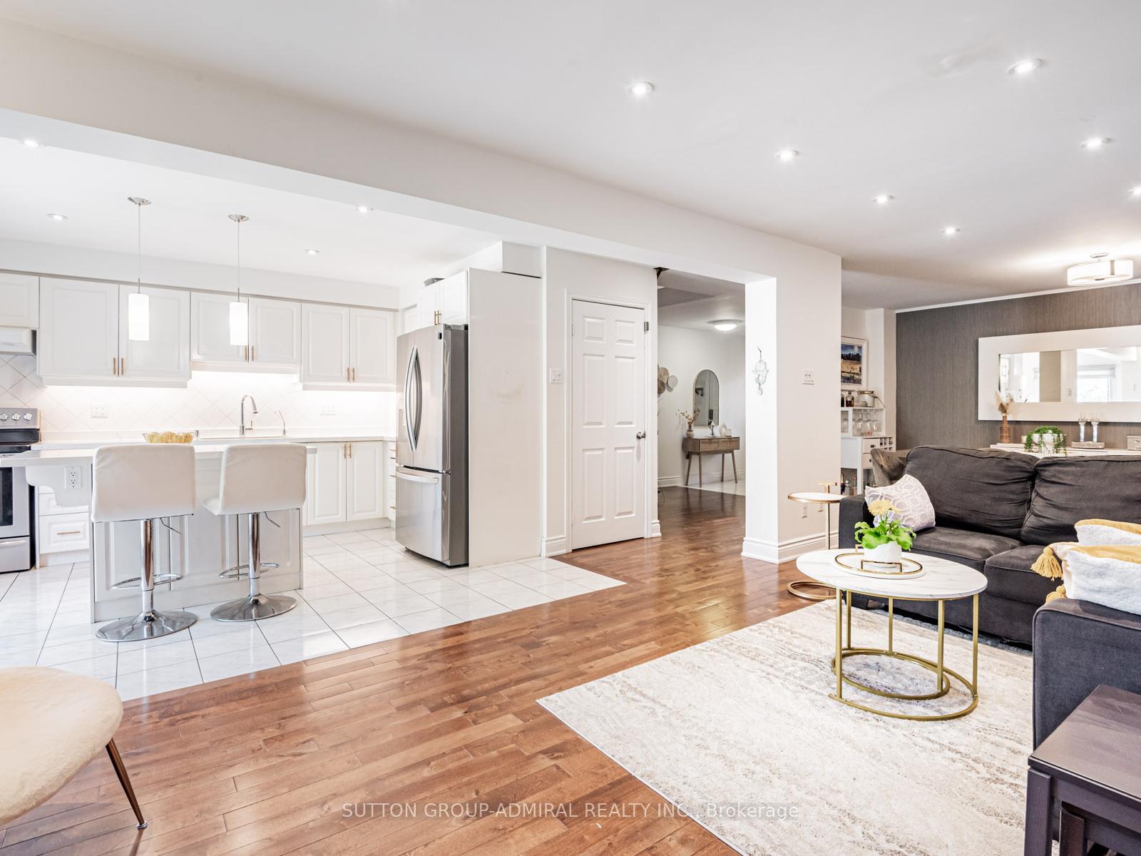 Photo 10 of 448 Conley Street, Vaughan, Lakeview Estates — HOMEH