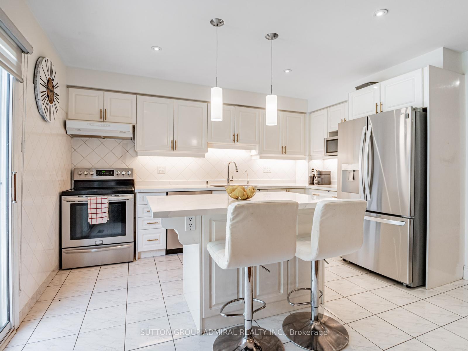 Photo 12 of 448 Conley Street, Vaughan, Lakeview Estates — HOMEH