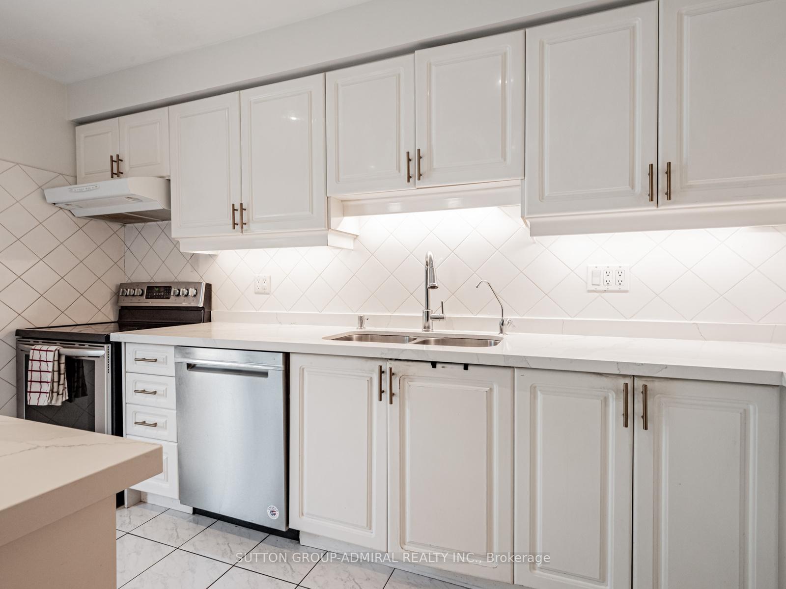 Photo 13 of 448 Conley Street, Vaughan, Lakeview Estates — HOMEH
