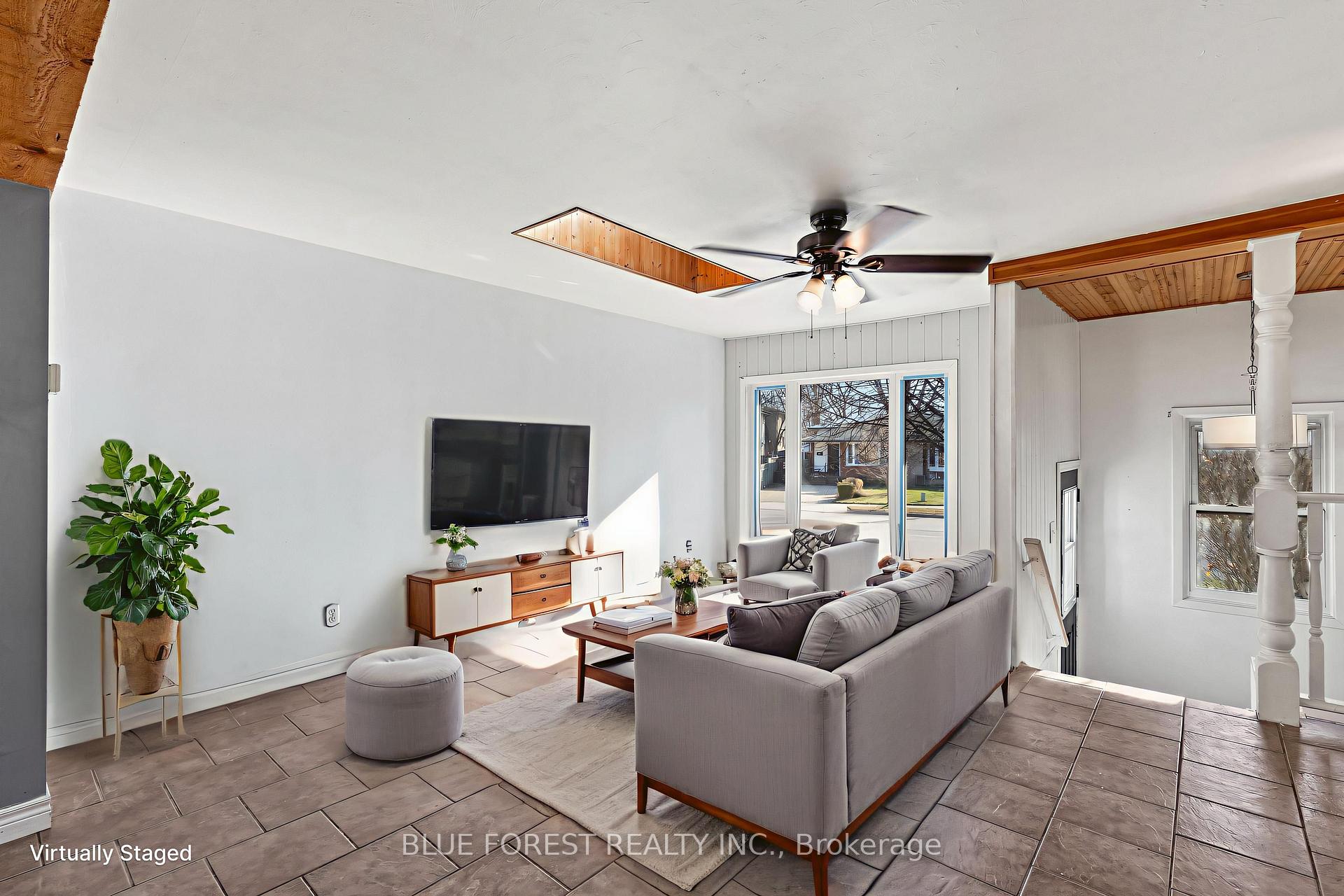 Photo 6 of 1289 Sorrel Road, London, East D — HOMEH