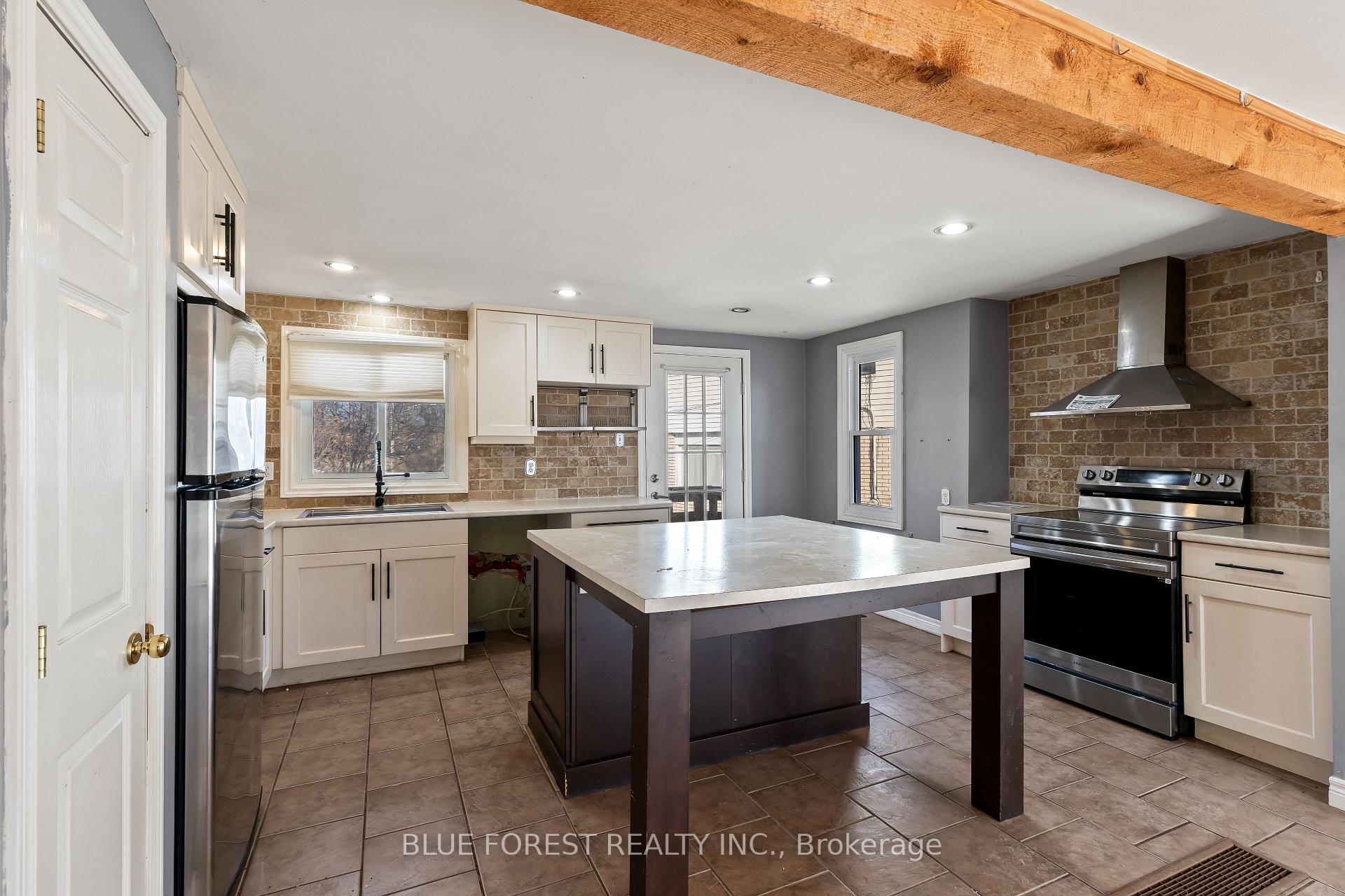 Photo 13 of 1289 Sorrel Road, London, East D — HOMEH