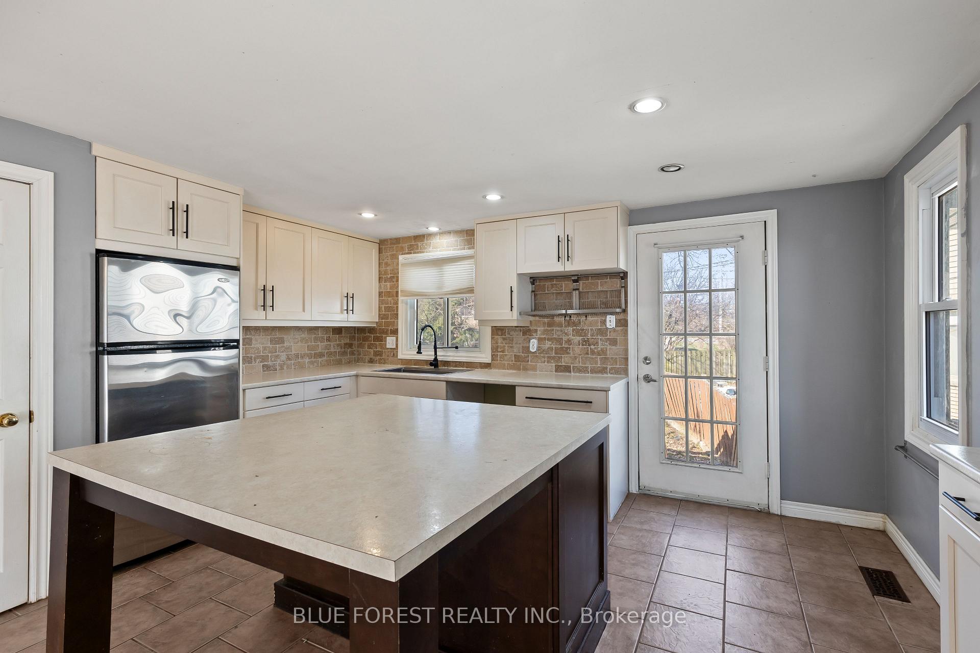 Photo 16 of 1289 Sorrel Road, London, East D — HOMEH