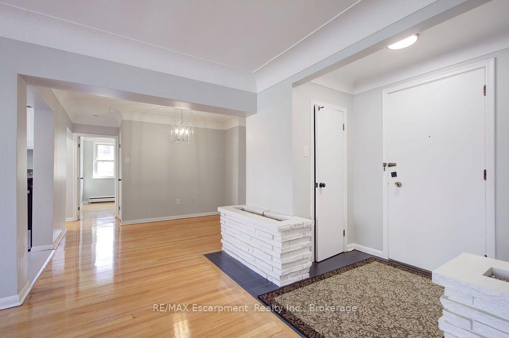 Photo 4 of Unit 102, 830 Robinson Street, Burlington, Brant — HOMEH