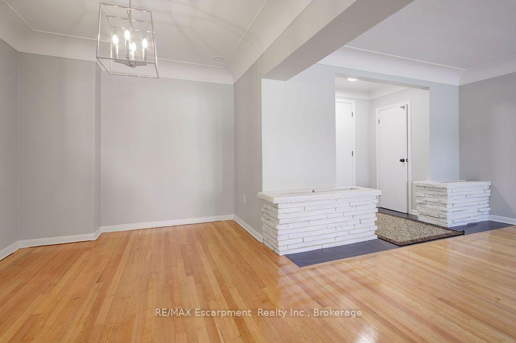 Photo 5 of Unit 102, 830 Robinson Street, Burlington, Brant — HOMEH