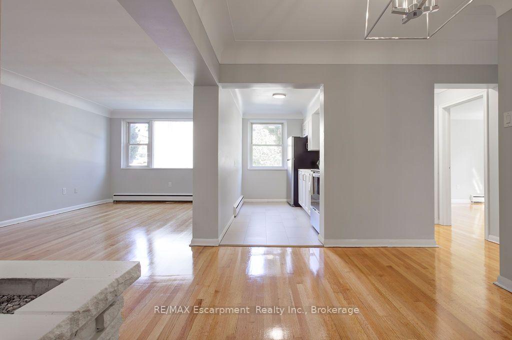 Photo 8 of Unit 102, 830 Robinson Street, Burlington, Brant — HOMEH