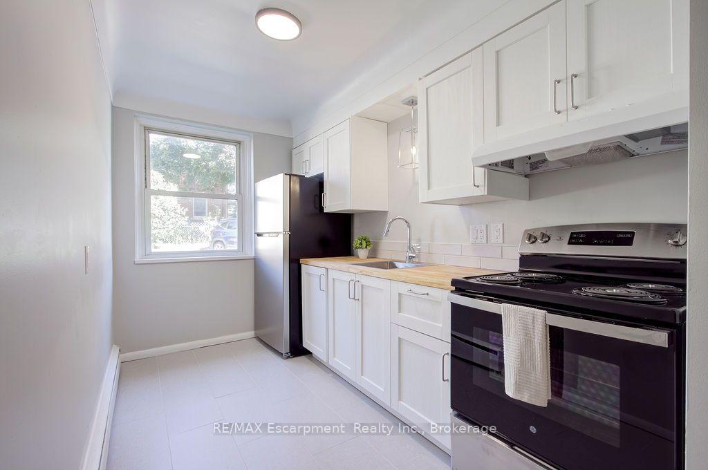 Photo 9 of Unit 102, 830 Robinson Street, Burlington, Brant — HOMEH