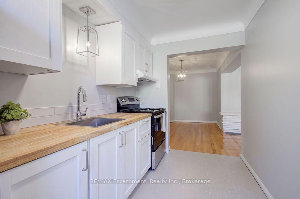 Photo 10 of Unit 102, 830 Robinson Street, Burlington, Brant — HOMEH