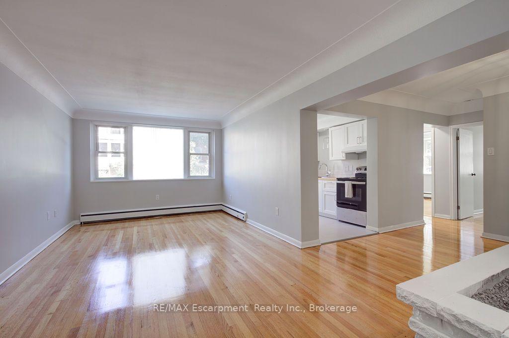 Photo 12 of Unit 102, 830 Robinson Street, Burlington, Brant — HOMEH