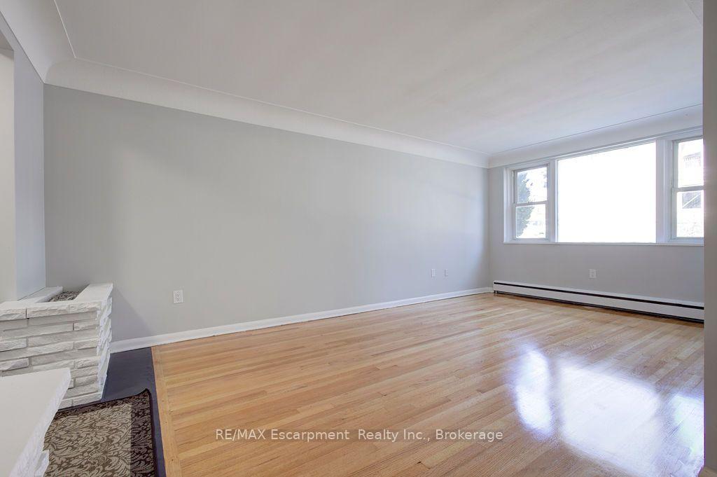 Photo 13 of Unit 102, 830 Robinson Street, Burlington, Brant — HOMEH