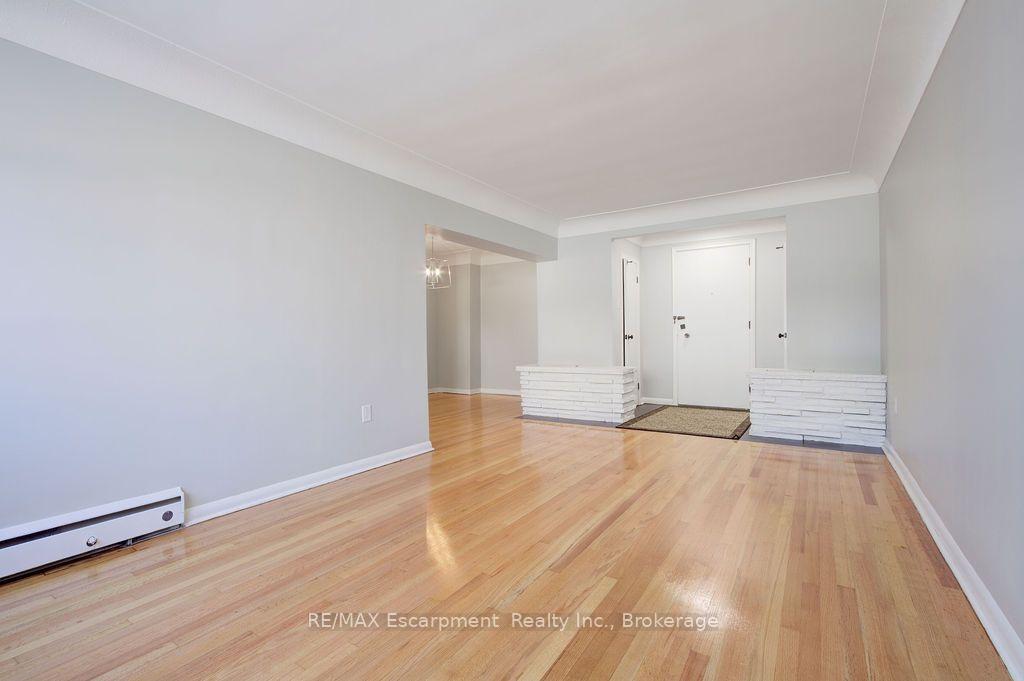 Photo 15 of Unit 102, 830 Robinson Street, Burlington, Brant — HOMEH