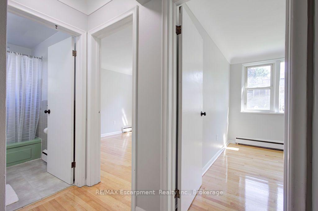 Photo 17 of Unit 102, 830 Robinson Street, Burlington, Brant — HOMEH