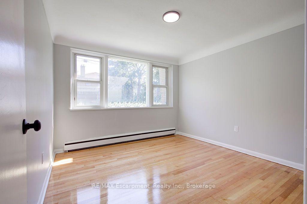 Photo 18 of Unit 102, 830 Robinson Street, Burlington, Brant — HOMEH