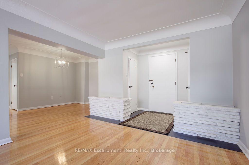 Photo 23 of Unit 102, 830 Robinson Street, Burlington, Brant — HOMEH