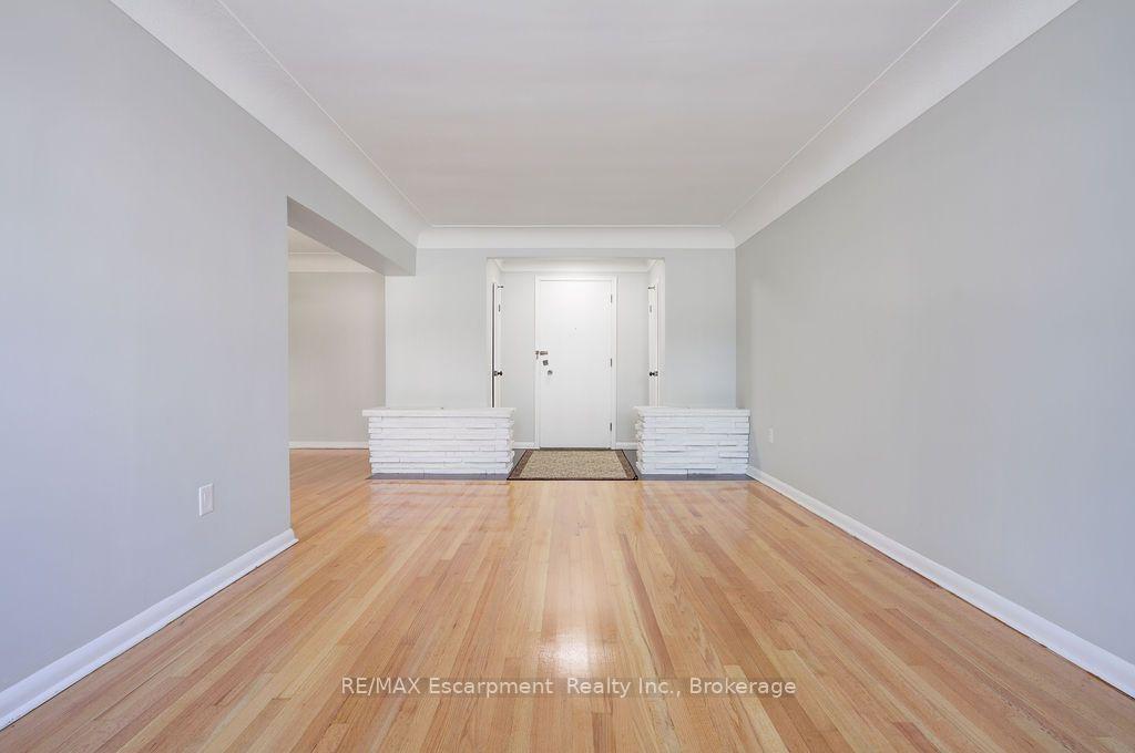 Photo 24 of Unit 102, 830 Robinson Street, Burlington, Brant — HOMEH
