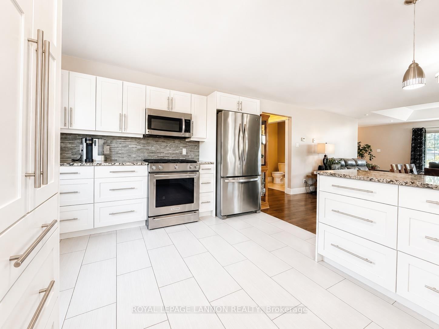 Photo 13 of 287 Cougar Crescent, Thunder Bay, Parkdale — HOMEH
