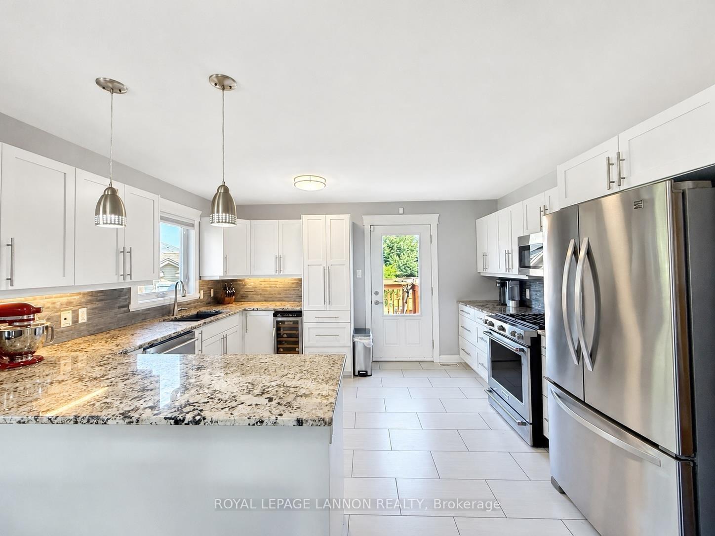 Photo 14 of 287 Cougar Crescent, Thunder Bay, Parkdale — HOMEH