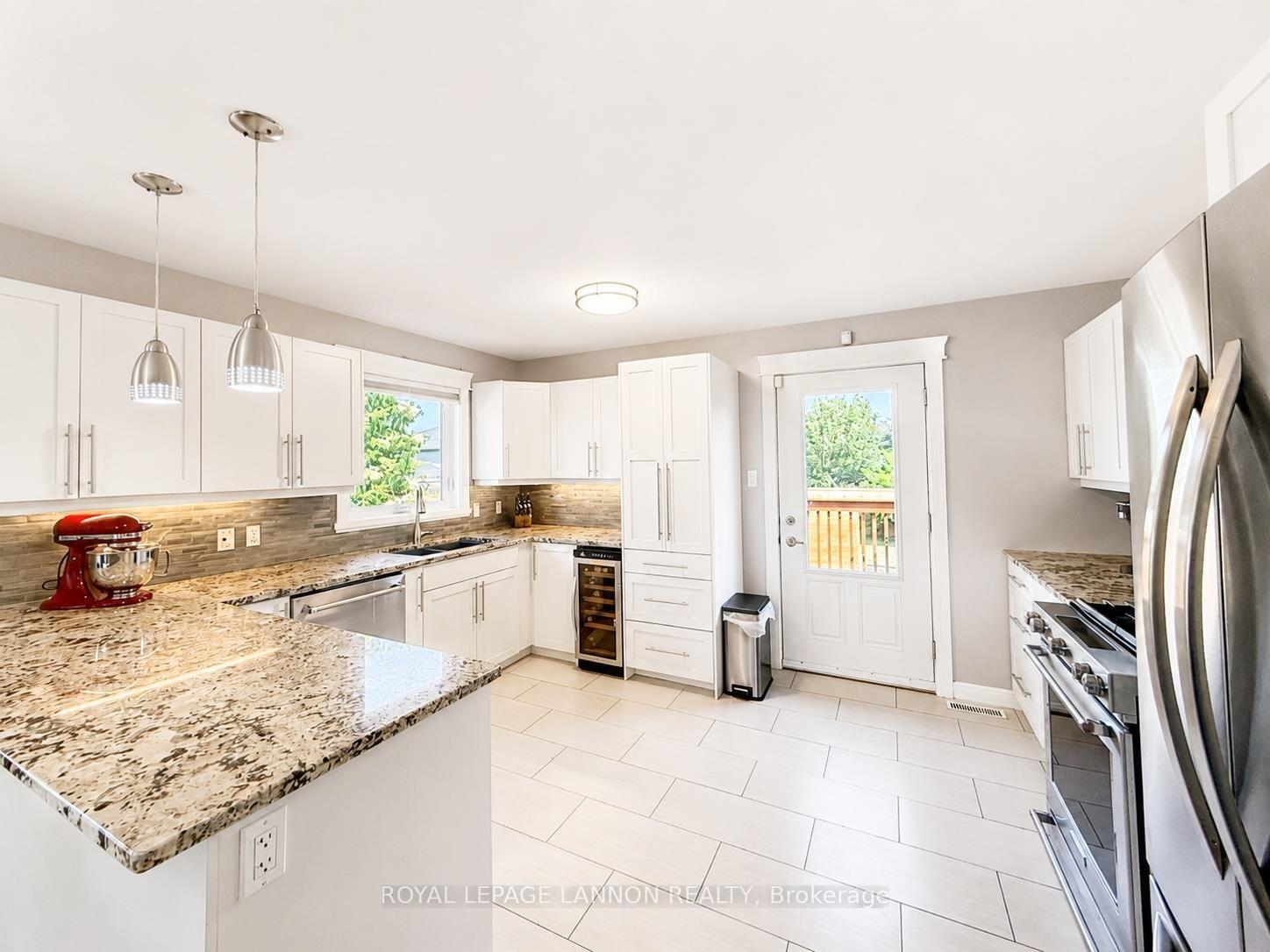 Photo 15 of 287 Cougar Crescent, Thunder Bay, Parkdale — HOMEH