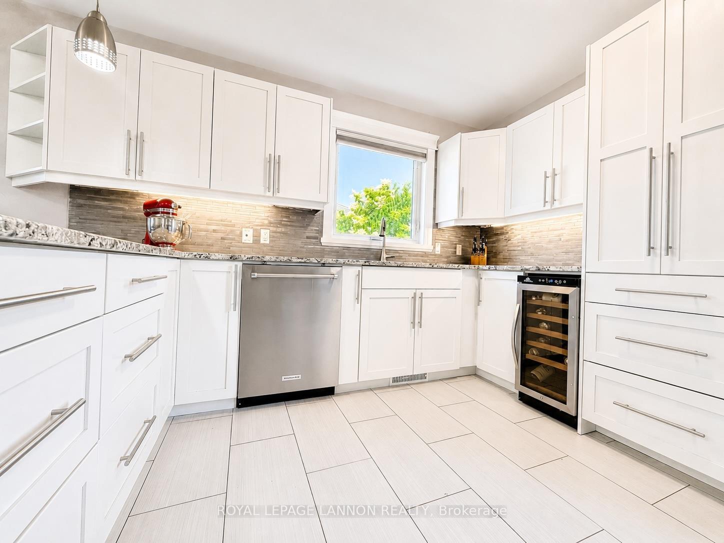 Photo 16 of 287 Cougar Crescent, Thunder Bay, Parkdale — HOMEH