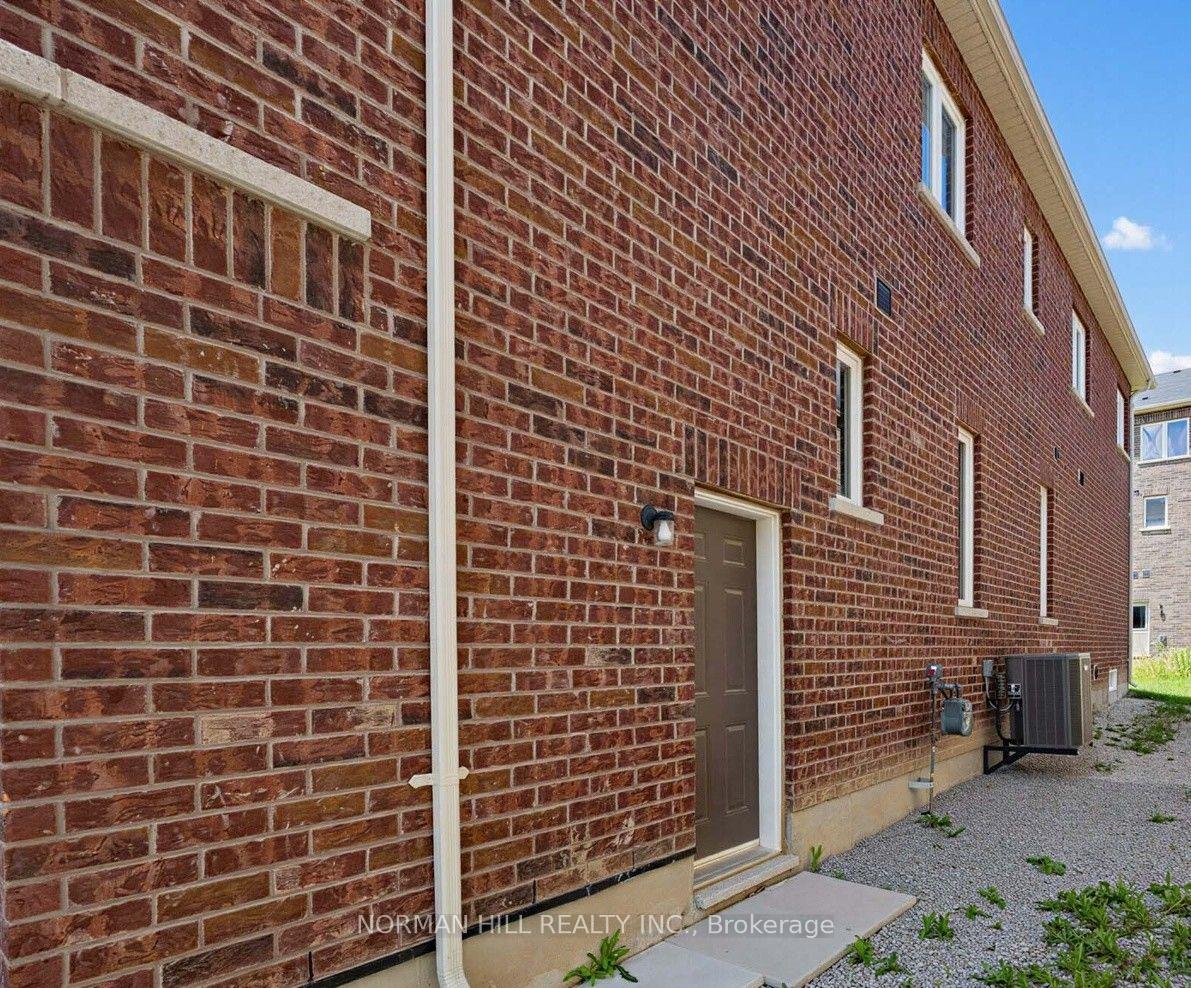 Photo 32 of 36 Guildhouse Drive, Brampton, Northwest Brampton — HOMEH
