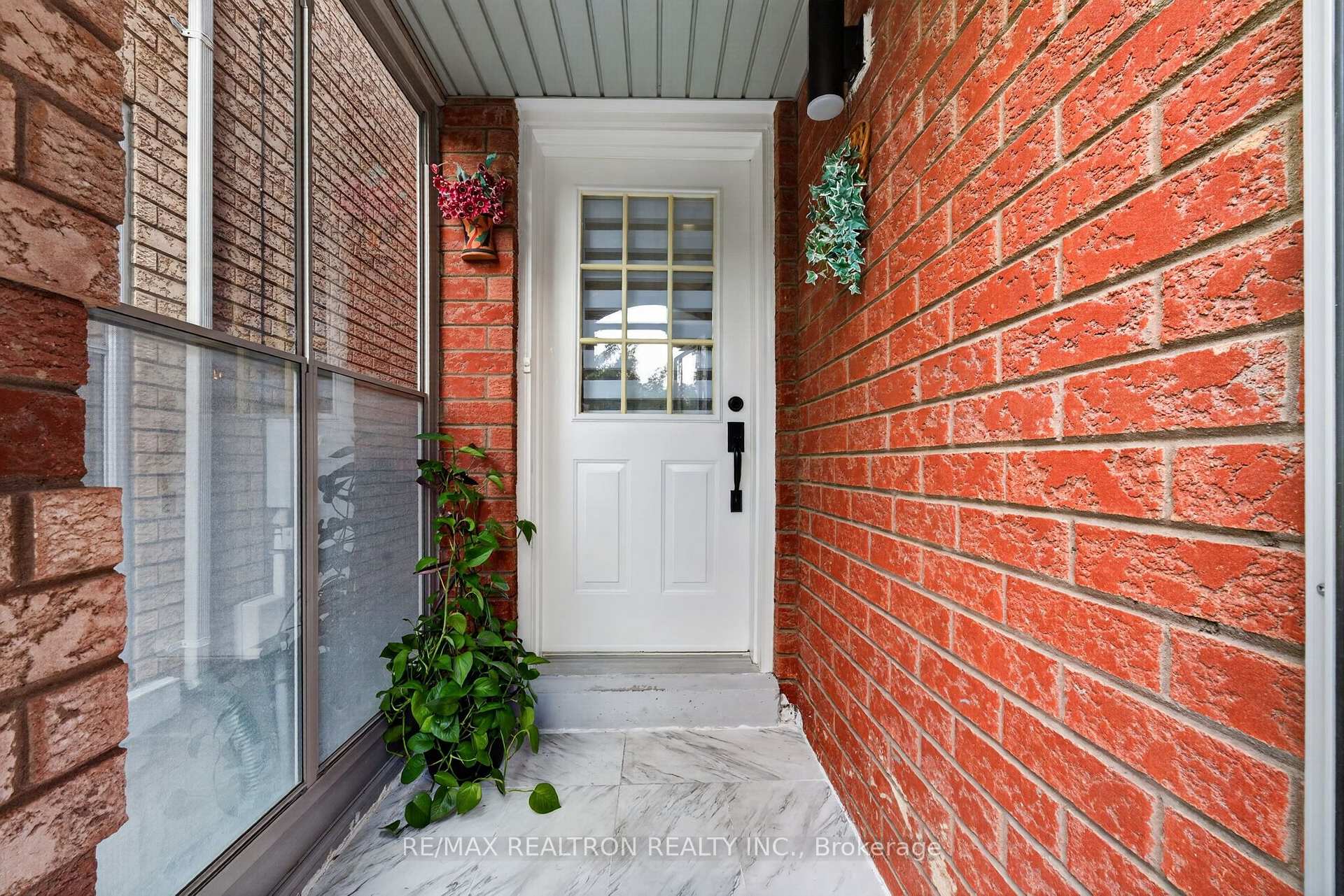 Photo 4 of 47 Kruger Road, Markham, Middlefield — HOMEH